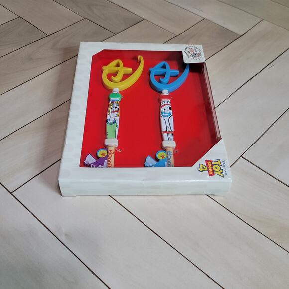 Disney Pixar Toy Story 4 Collectible Key Set - Forky and Karen Beverly - Picture 3 of 14